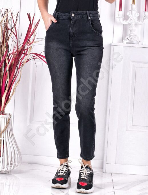 Ψηλόμεσο τζιν Mom Fit με επιγραφή