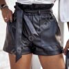 Ψηλόμεσο σορτς δερματίνη με ζώνη και τσέπες-κωδ 2160