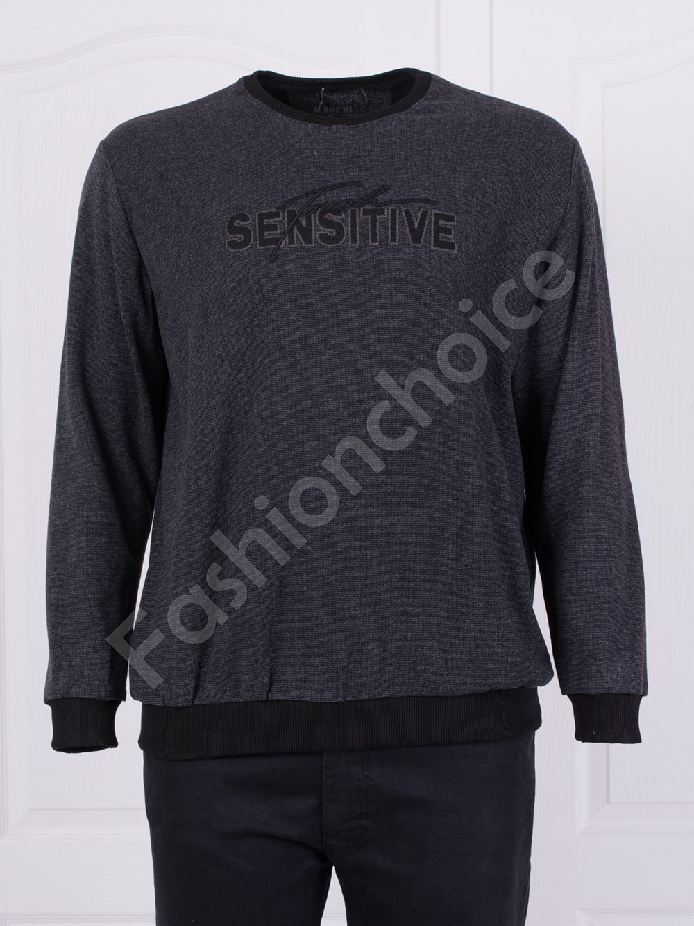 Ανδρική plus size μπλούζα με επιγραφή SENSITIVE-μαύρο-κωδ 20134-2