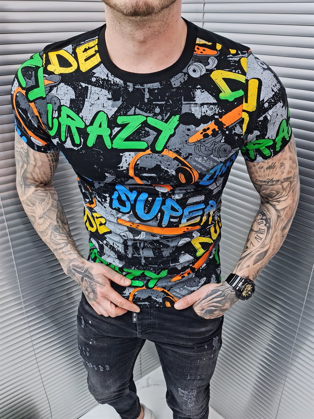 Ανδρικό T-shirt με χρωματιστές επιγραφές Crazy-μαύρο-κωδ 781-1