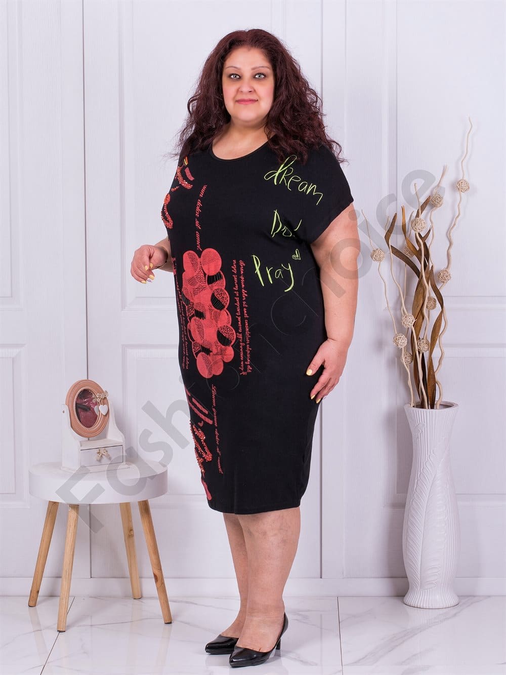 Plus size φόρεμα μαύρο με κόκκινα σχέδια-κωδ 4120