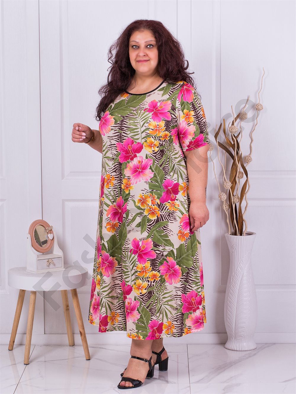 Plus size φόρεμα με ροζ λουλούδια-κωδ 22824-10