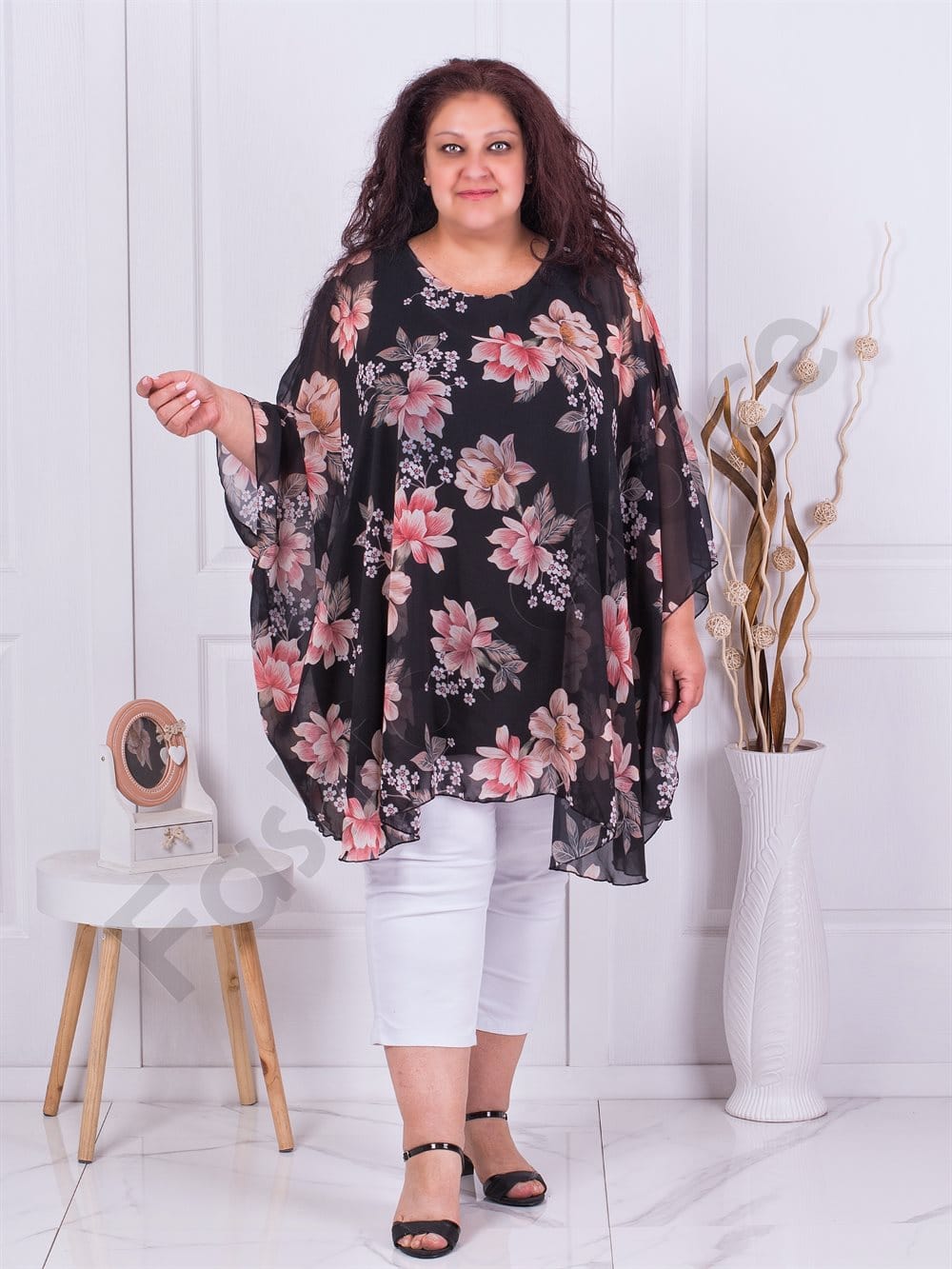 Plus size σιφόν πόντσο με φλοράλ ντεσέν-μαύρο-κωδ 5021-7