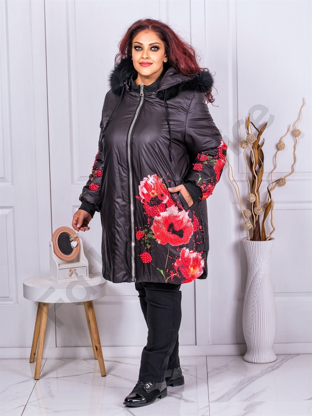 Plus size χειμωνιάτικο μπουφάν με κόκκινα λουλούδια-κωδ 71184