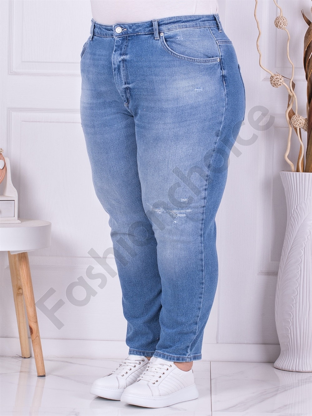 Plus size τζιν Mom Fit με ελαφρά σκισίματα-ανοιχτό μπλε-κωδ 2314