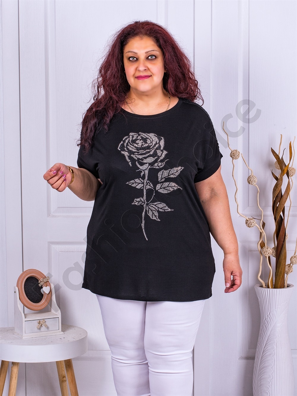 Plus size μπλούζα με απλικέ τριαντάφυλλο-μαύρο-κωδ 6206
