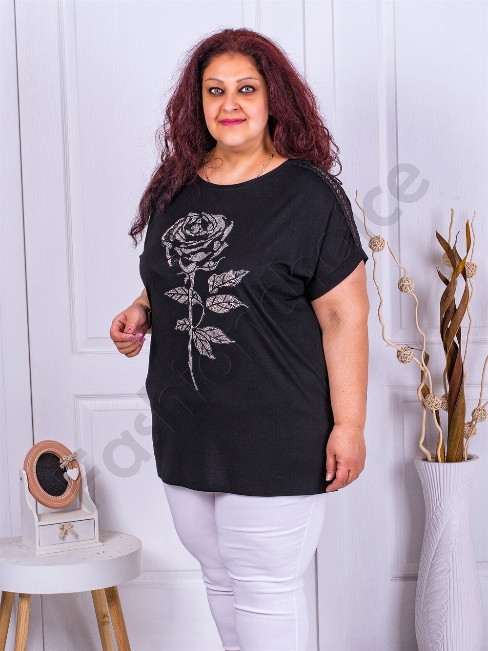 Plus size μπλούζα με απλικέ τριαντάφυλλο-μαύρο-κωδ 6206 - Image 2