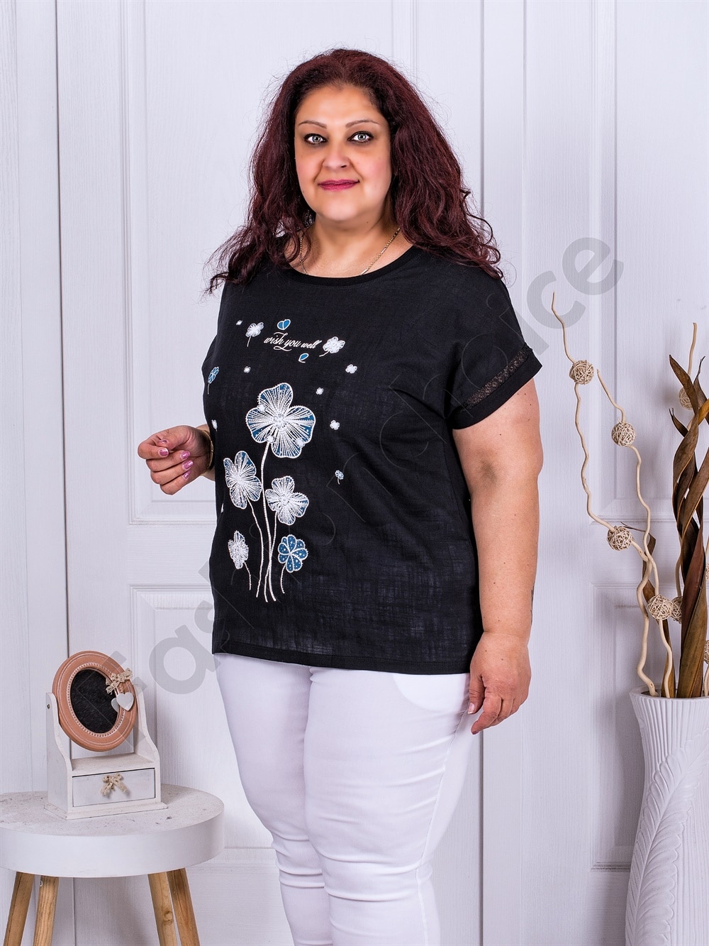 Plus size μπλούζα με απλικέ λουλούδια-μαύρο-κωδ 2657