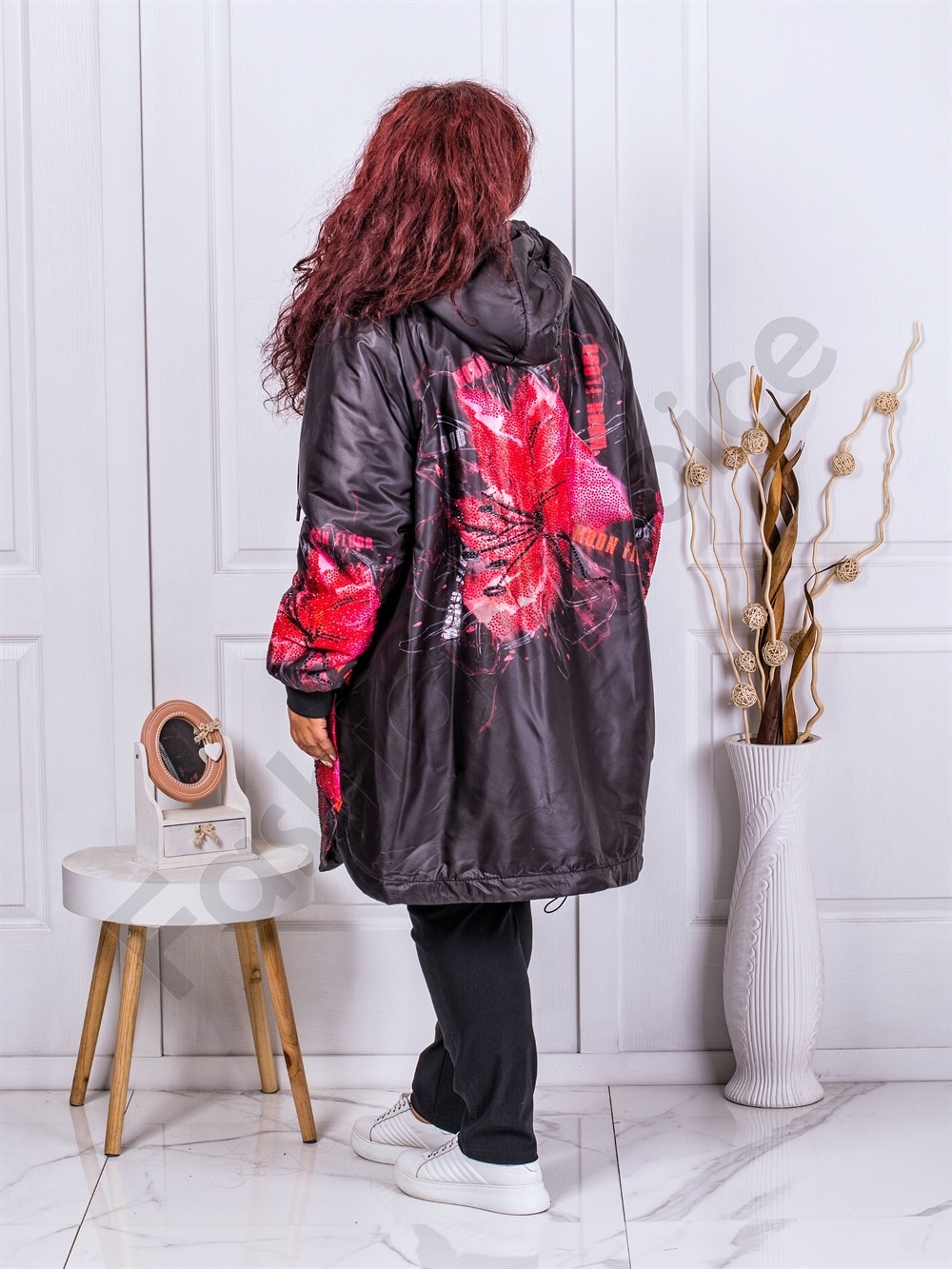 Plus size μίντι μπουφάν με κόκκινα λουλούδια-κωδ 62002