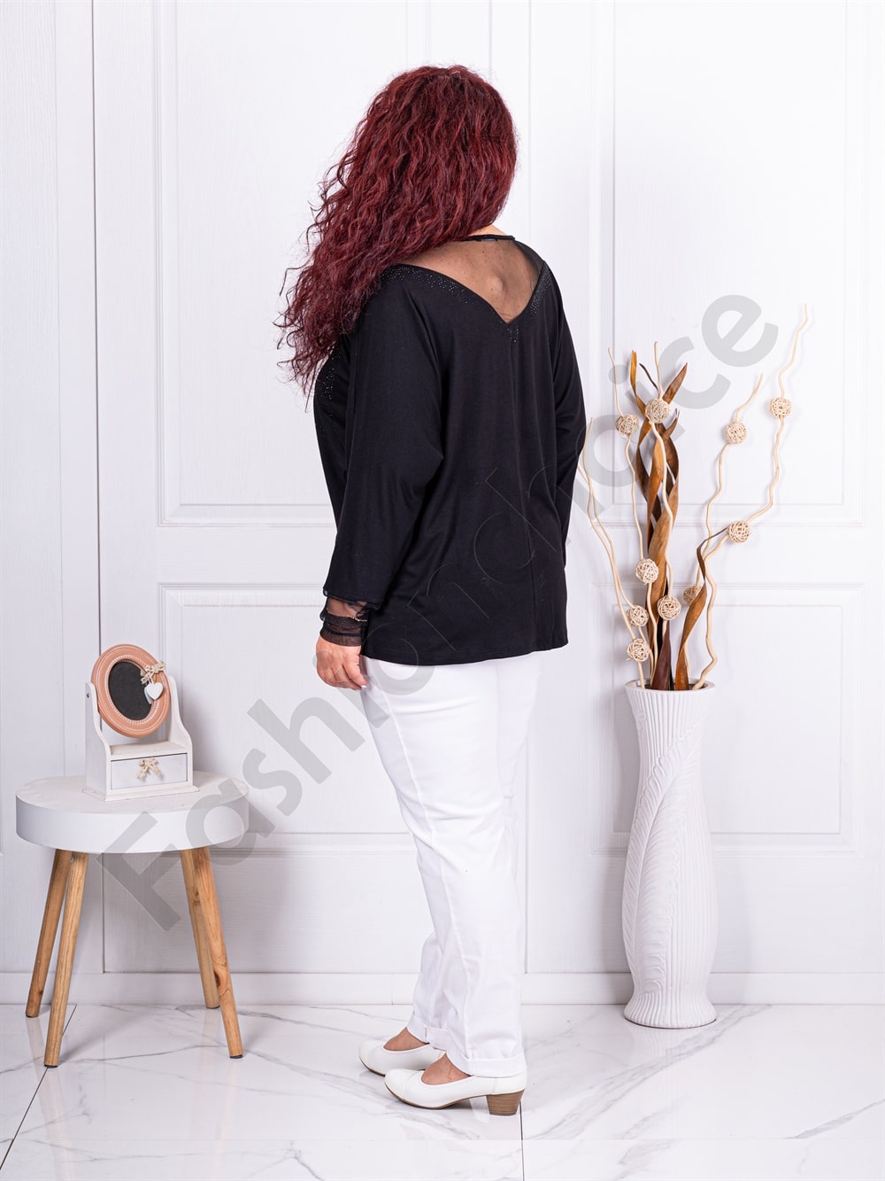 Plus size μπλούζα με τούλι ντεκολτέ και στρας-κωδ 473
