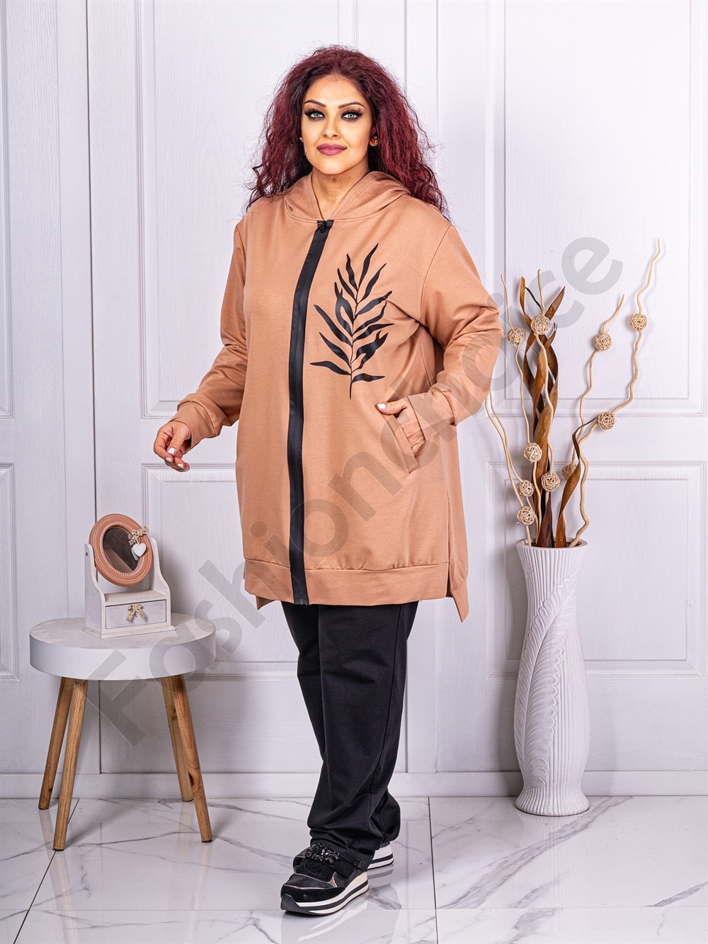 Plus size σετ μπλούζα-παντελόνα με επιγραφές-μπεζ-κωδ 1403-2