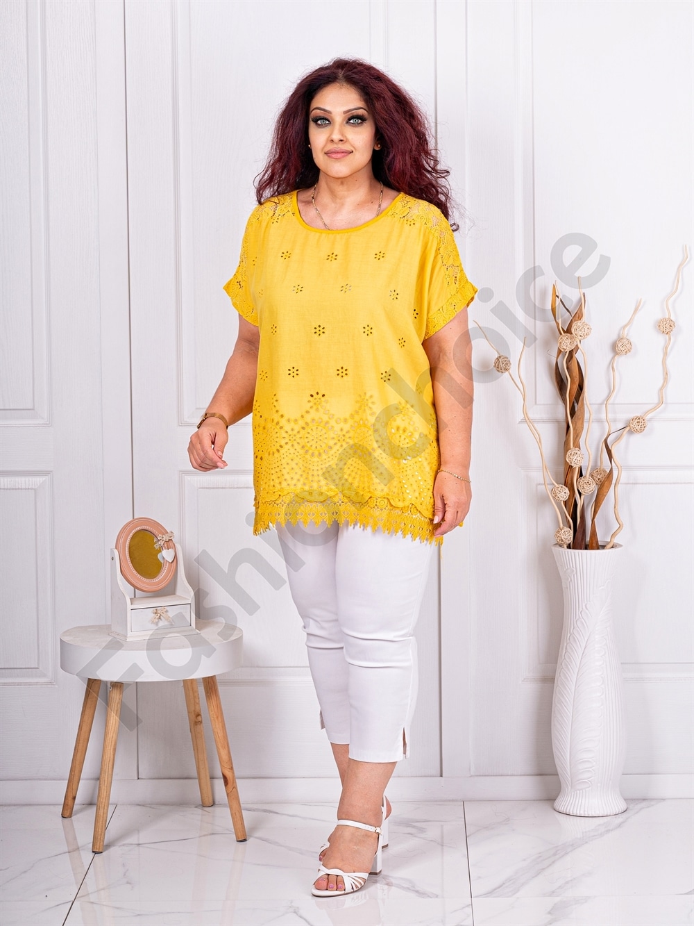Plus size μπλούζα με τρυπητό κέντημα και δαντέλα-μουσταρδί-κωδ 241139-6
