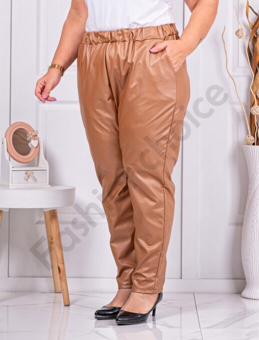 Plus size γυναικείο δερμάτινο παντελόνι-μπεζ-κωδ 2709-1