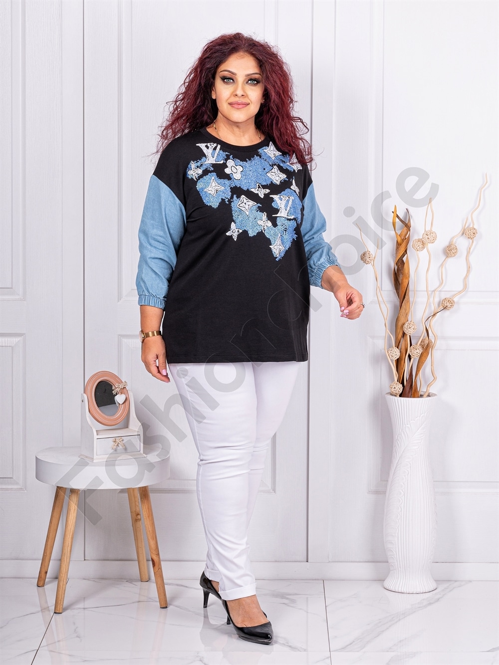 Plus size μπλούζα με απλικέ στρας και τζιν μανίκια-μπλε-κωδ 304-1