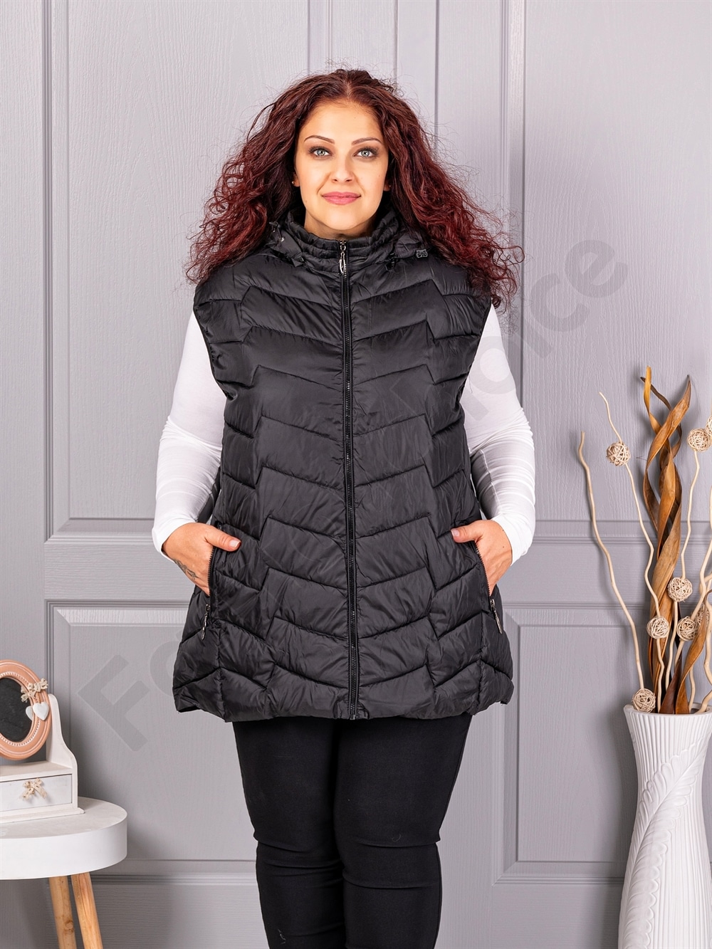 Plus size αμάνικο μπουφάν με κουκούλα /9XL-13XL/-μαύρο-κωδ 812