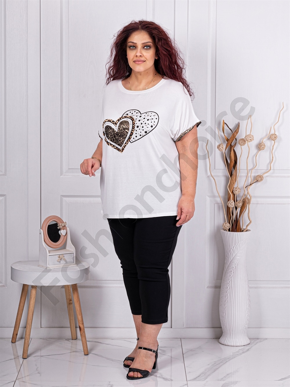 Plus size μπλούζα με καρδιές και στρας-λευκό-κωδ 353-2