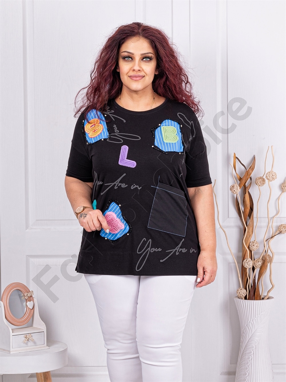 Plus size μπλούζα με γράμματα-μαύρο-κωδ 4683