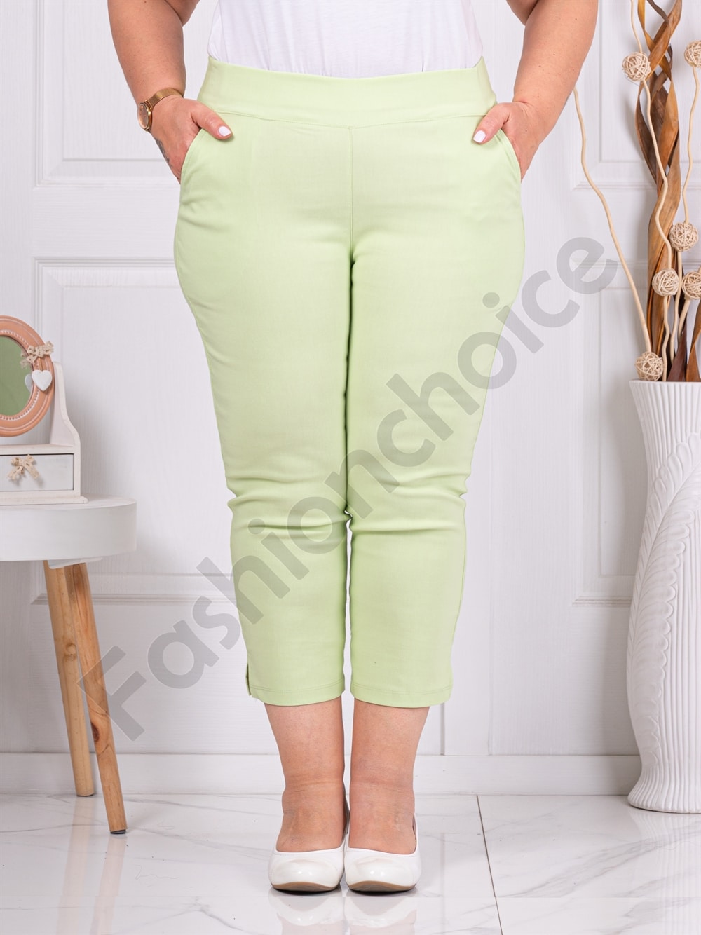 Plus size παντελόνι κάπρι-πράσινο μήλο-κωδ 24238-7