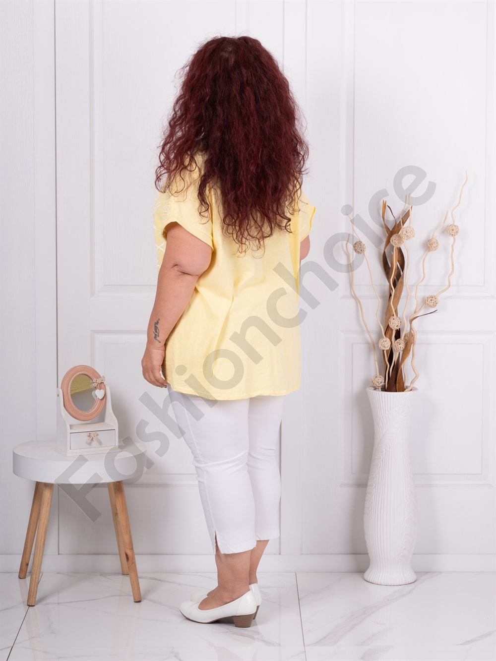 Βαμβακερή μπλούζα με κέντημα και απλικέ-κίτρινο-κωδ 9572-4