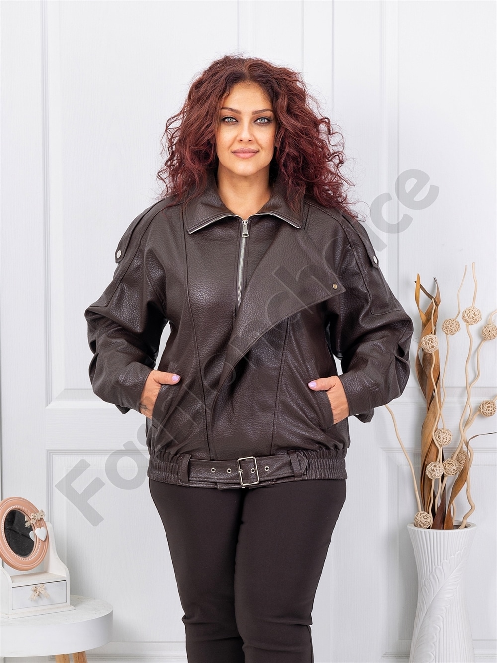 Plus size δερμάτινο μπουφάν με ζώνη-καφέ-κωδ B613-1