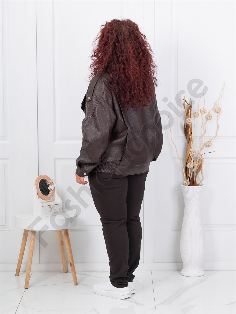Plus size δερμάτινο μπουφάν με ζώνη-καφέ-κωδ B613-1
