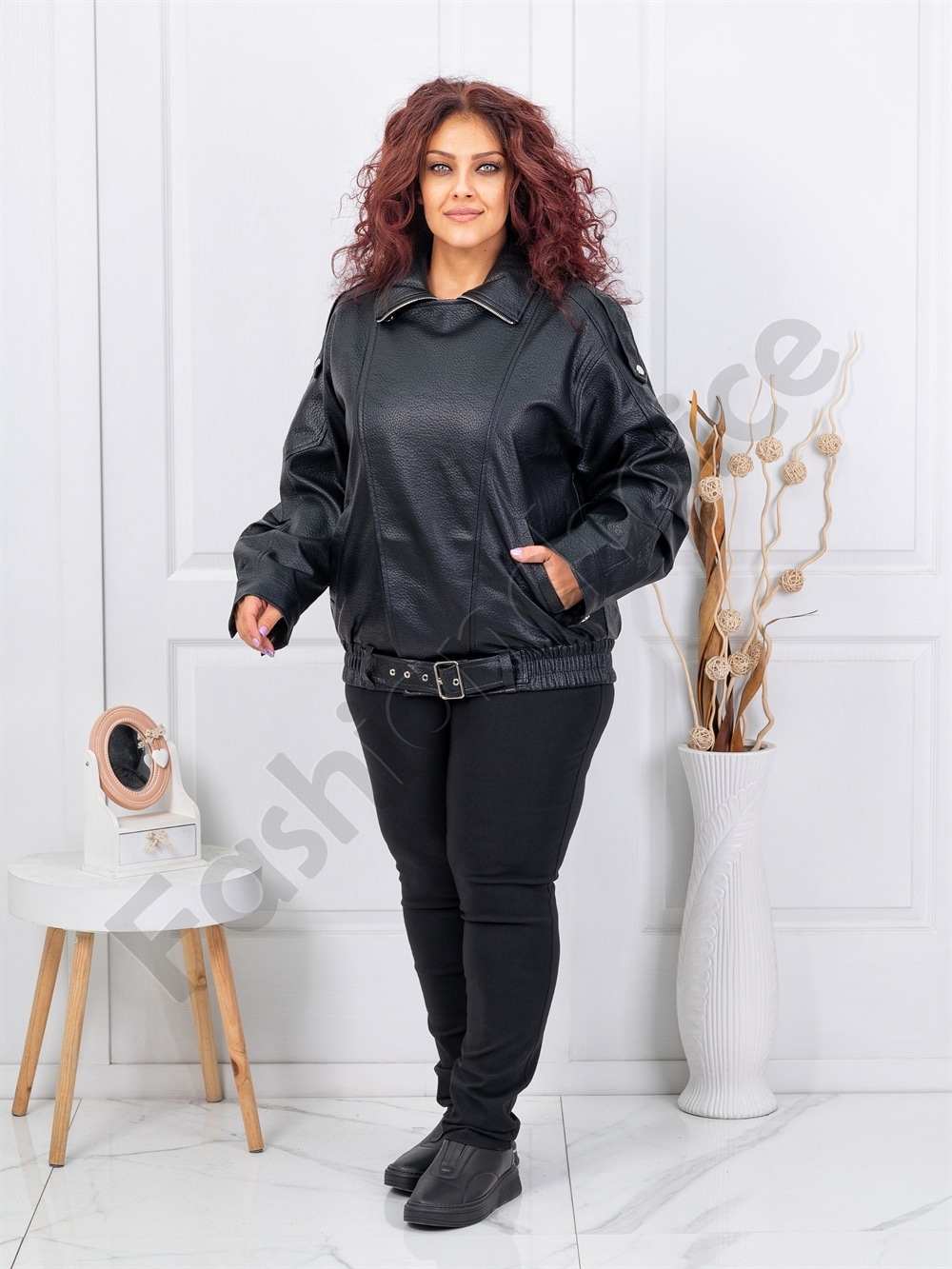 Plus size δερμάτινο μπουφάν με ζώνη-μαύρο-κωδ B613