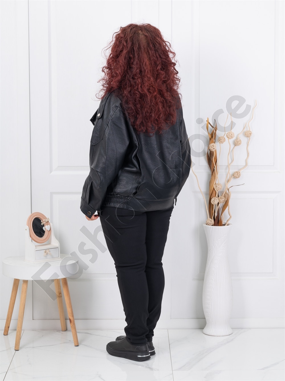 Plus size δερμάτινο μπουφάν με ζώνη-μαύρο-κωδ B613