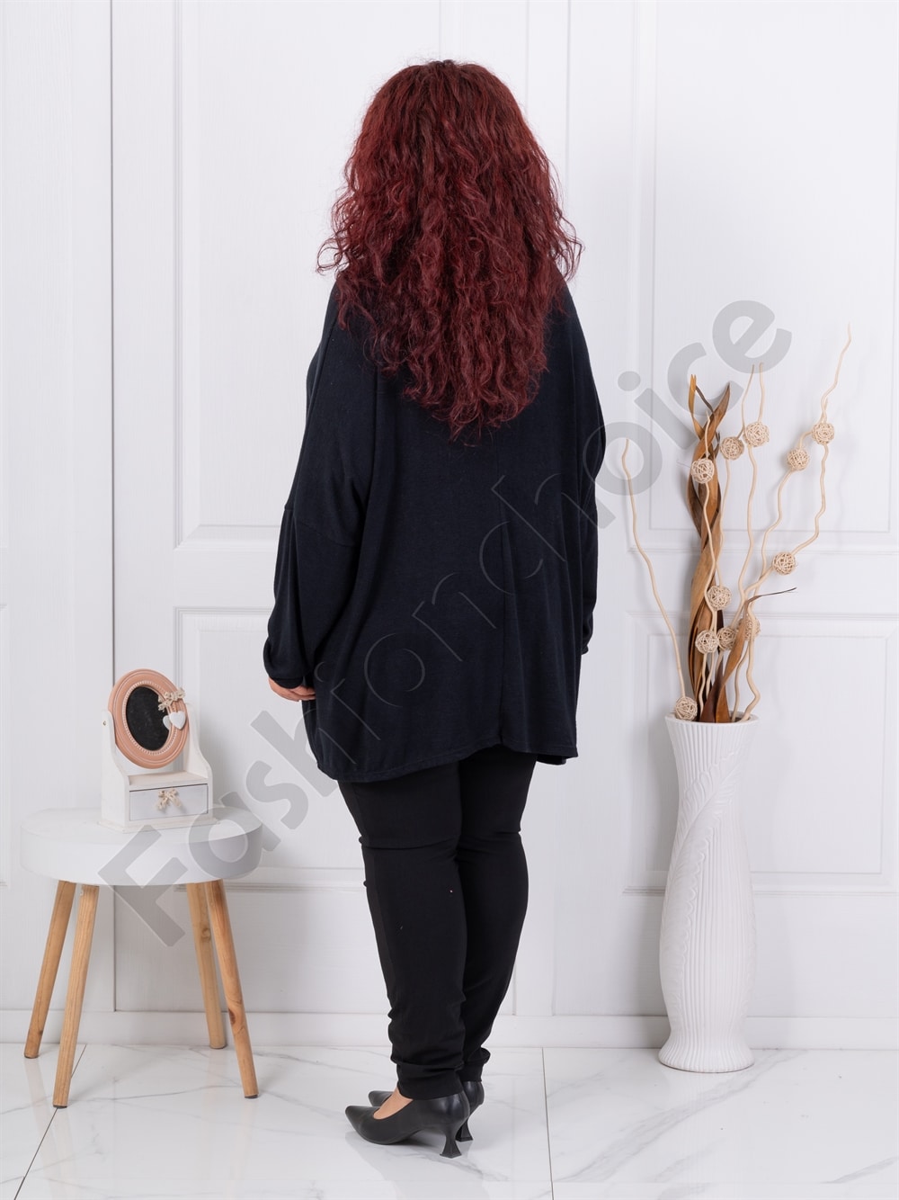 Plus size μπλούζα μακριά με ριχτό ντεκολτέ-μαύρο-κωδ 17561