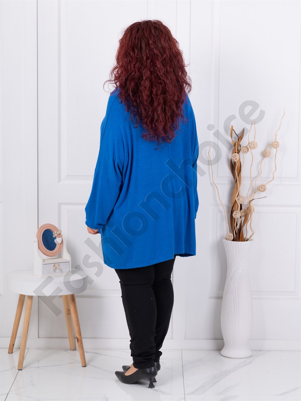 Plus size μπλούζα μακριά με ριχτό ντεκολτέ-μπλε ρουά-κωδ 17561-2