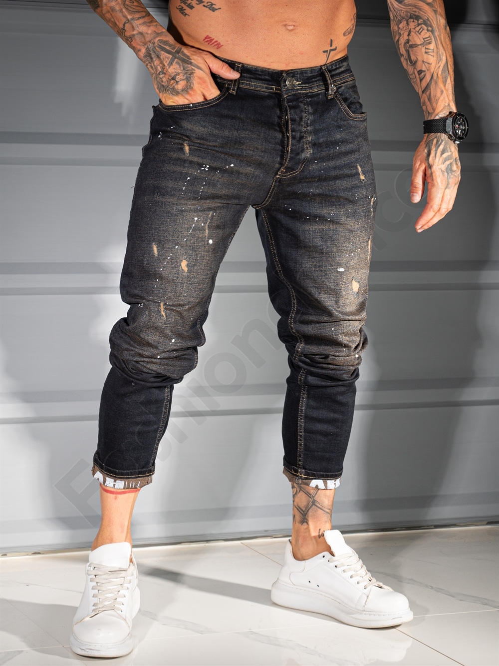 Ανδρικό τζιν παντελόνι Skinny fit με πιτσιλιές /34-42/-μαύρο-κωδ 2108