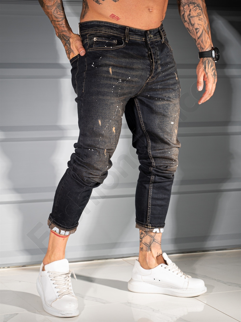 Ανδρικό τζιν παντελόνι Skinny fit με πιτσιλιές /34-42/-μαύρο-κωδ 2108