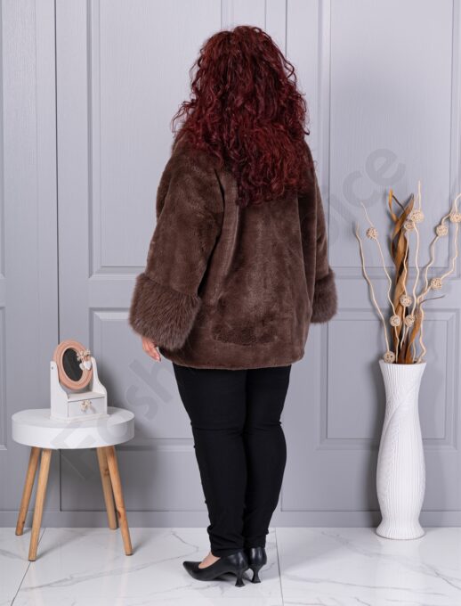 Plus size γούνινο παλτό με γιακά-καφέ-κωδ 230129-4