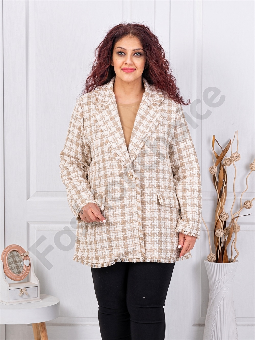 Plus size μπλέιζερ πιε ντε πουλ-μπεζ-κωδ 5031-1