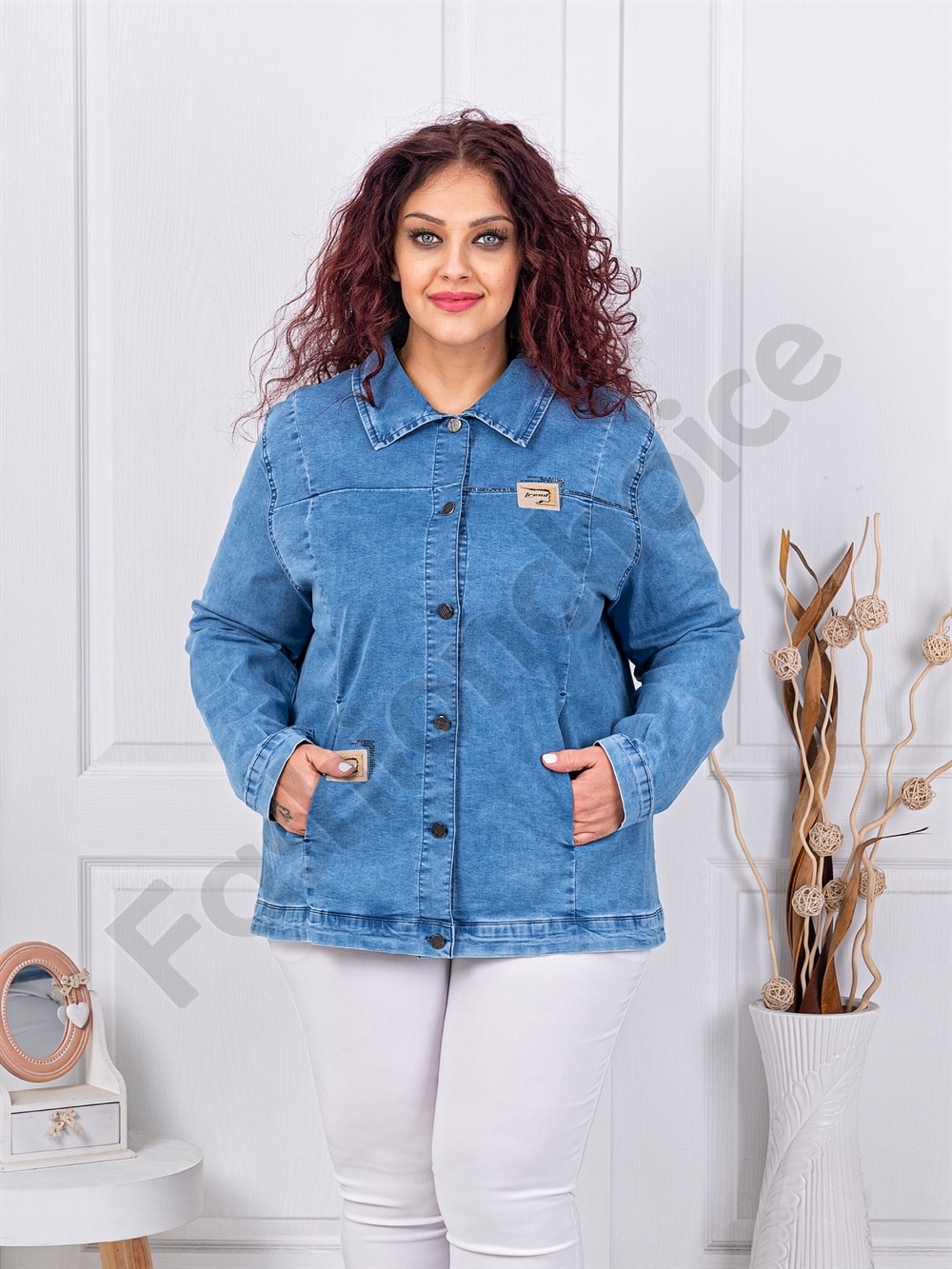 Plus size τζιν μπουφάν με δερμάτινο απλικέ-μπλε-κωδ 8928