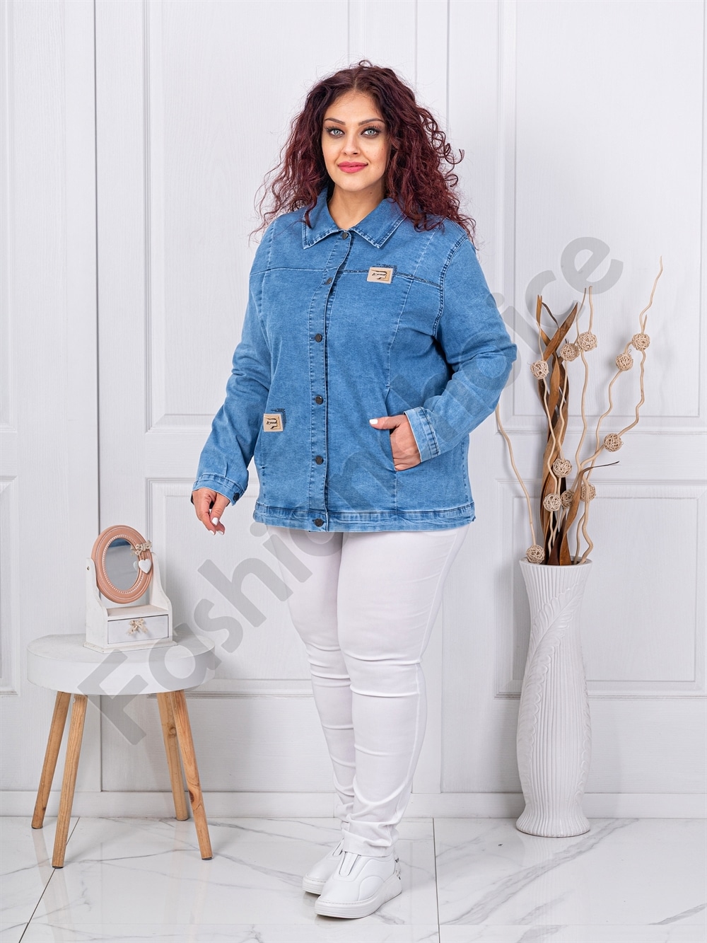 Plus size τζιν μπουφάν με δερμάτινο απλικέ-μπλε-κωδ 8928