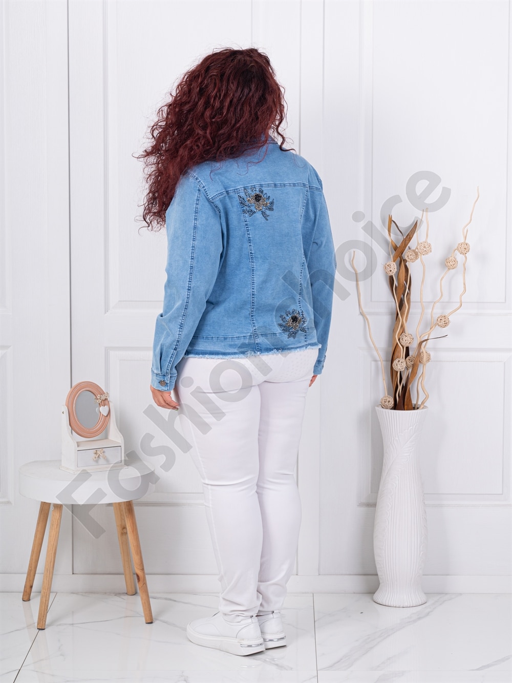 Plus size τζιν μπουφάν με απλικέ στρας-μπλε-κωδ 8049