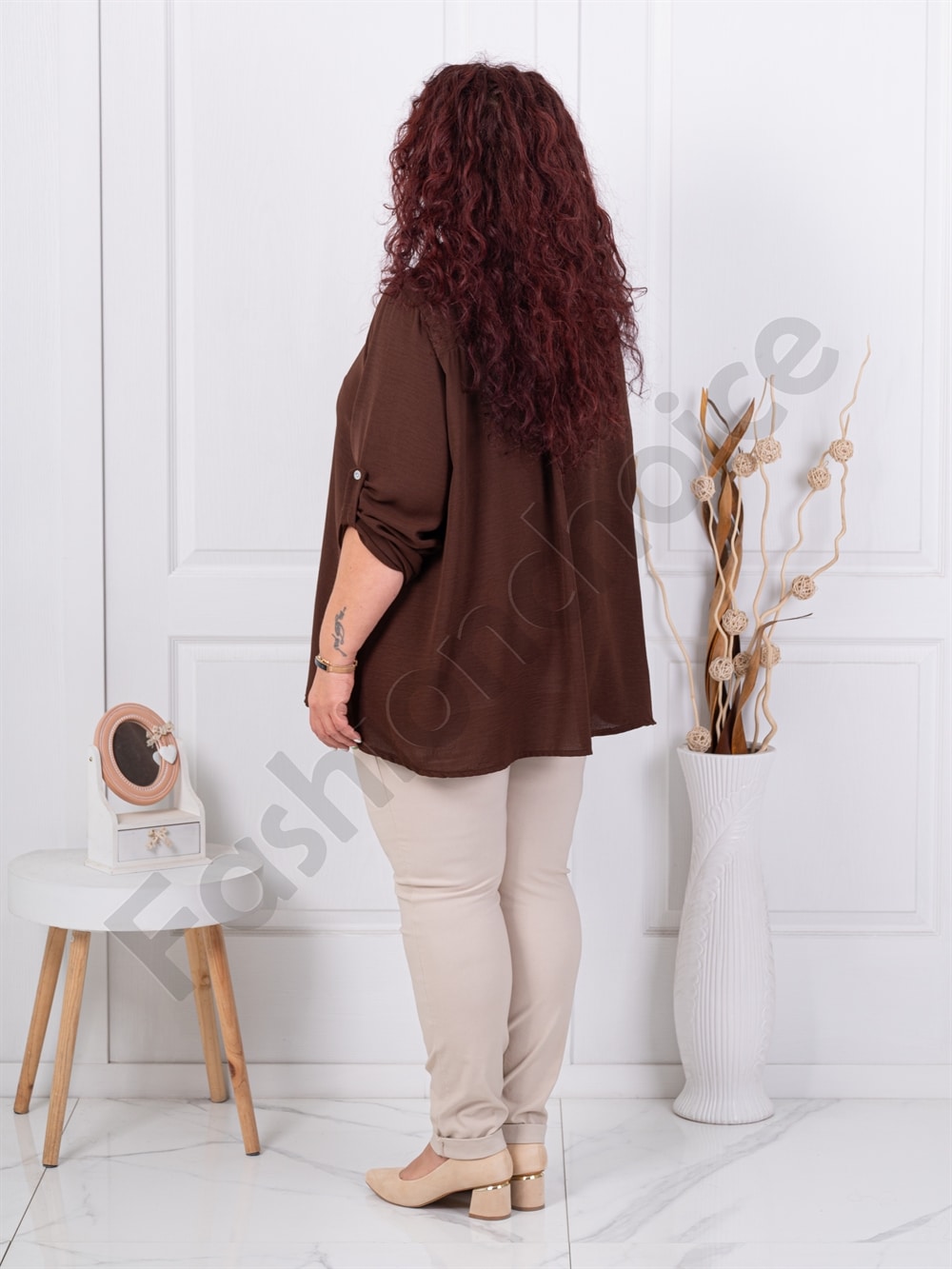 Plus size μπλούζα με μεταξωτό φουλάρι-καφέ-κωδ 24481-2