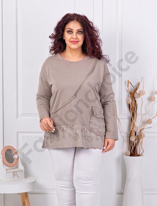 Plus size μπλούζα με κέντημα στο τελείωμα-μόκα-κωδ 11510