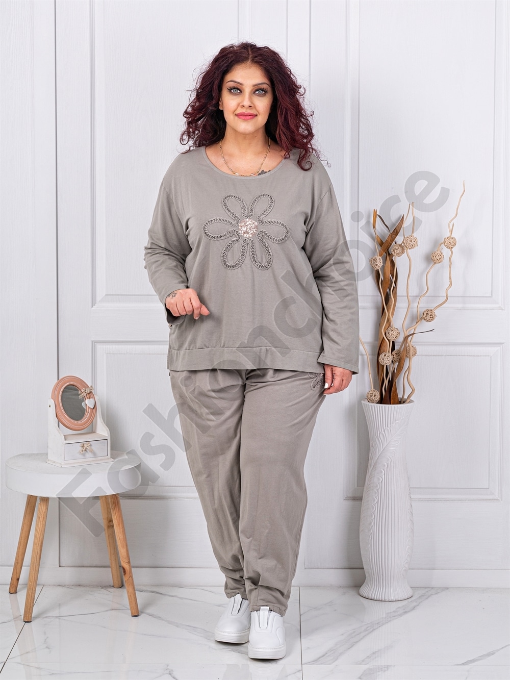 Plus size σετ με απλικέ και παγιέτες-μόκα-κωδ 618581-2