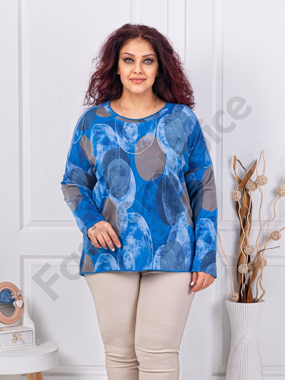 Plus size μπλούζα με τύπωμα κύκλους-μπλε ρουά-κωδ 261238-3