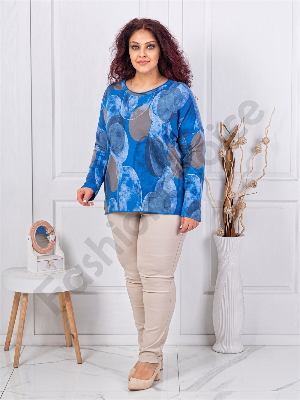 Plus size μπλούζα με τύπωμα κύκλους-μπλε ρουά-κωδ 261238-3