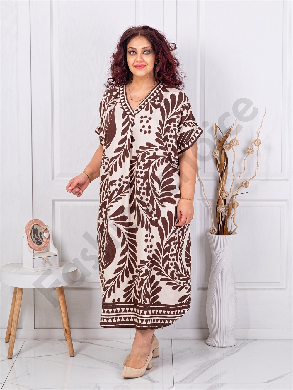 Plus size V φόρεμα φλοράλ-καφέ-κωδ 8757