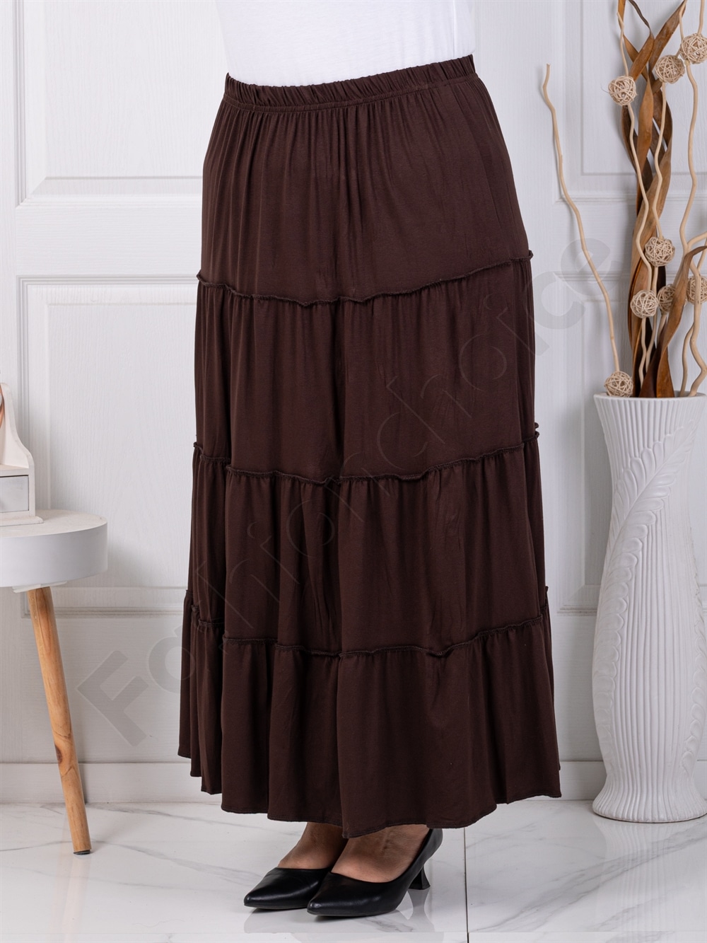 Plus size φούστα με τσαλακωμένη όψη και βολάν-καφέ-κωδ 24429-6