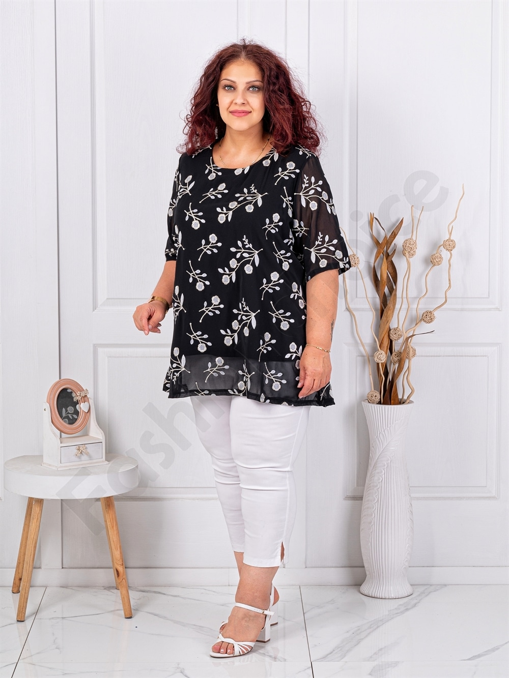 Plus size σιφόν μπλούζα με φλοράλ κεντήμα-μαύρο-κωδ 1494