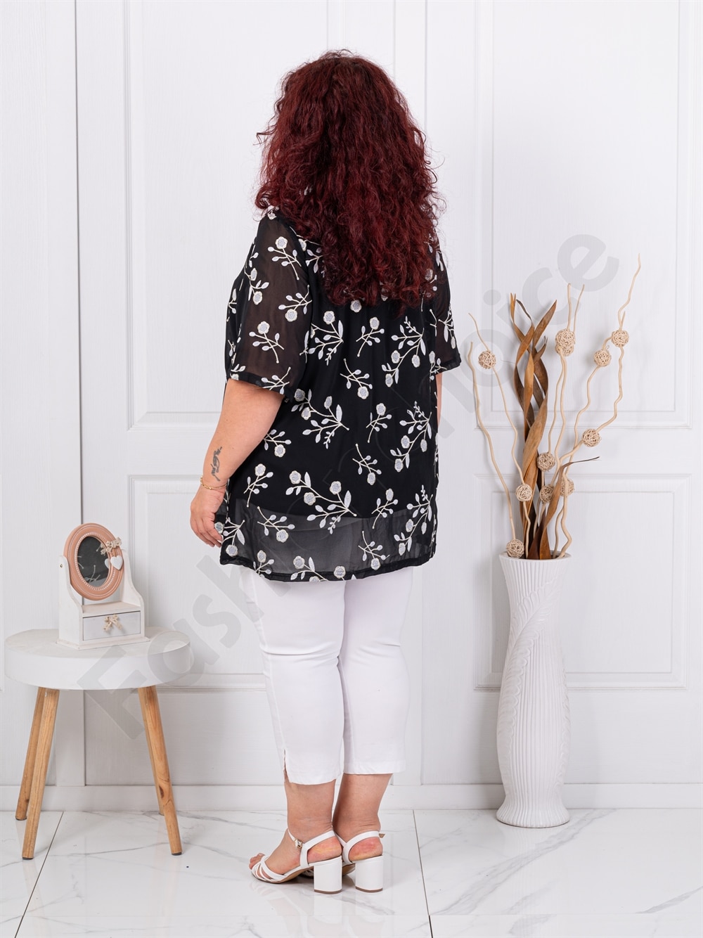 Plus size σιφόν μπλούζα με φλοράλ κεντήμα-μαύρο-κωδ 1494