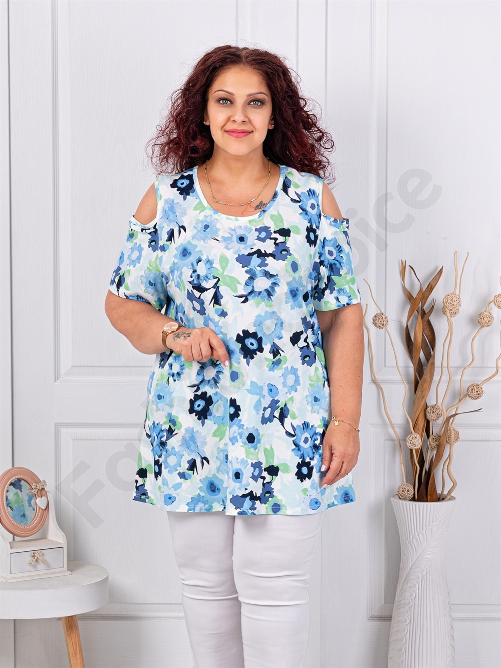Plus size μπλούζα με άνοιγμα στους ώμους φλοράλ-μπλε-κωδ 25013
