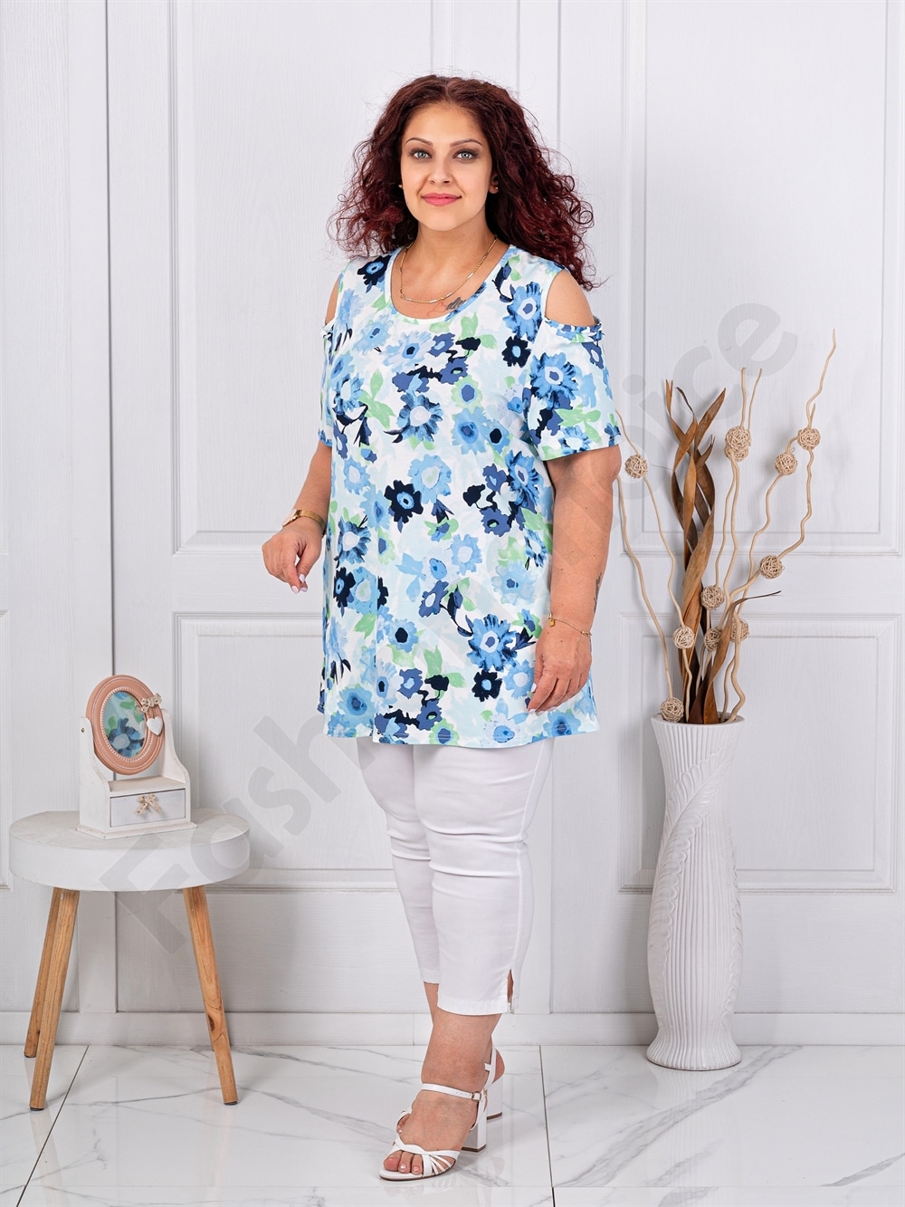 Plus size μπλούζα με άνοιγμα στους ώμους φλοράλ-μπλε-κωδ 25013