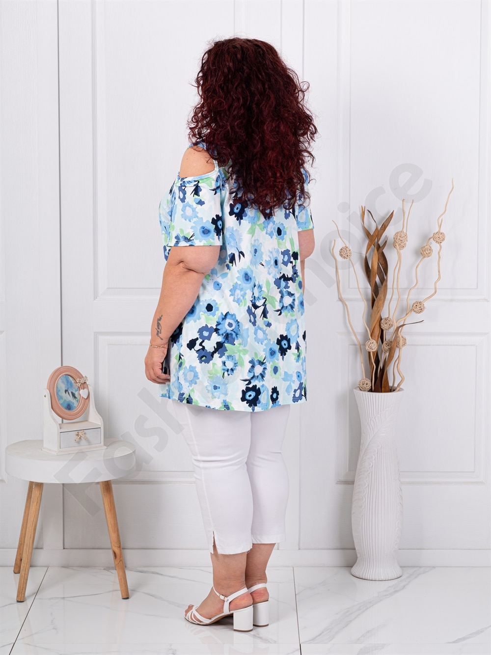 Plus size μπλούζα με άνοιγμα στους ώμους φλοράλ-μπλε-κωδ 25013