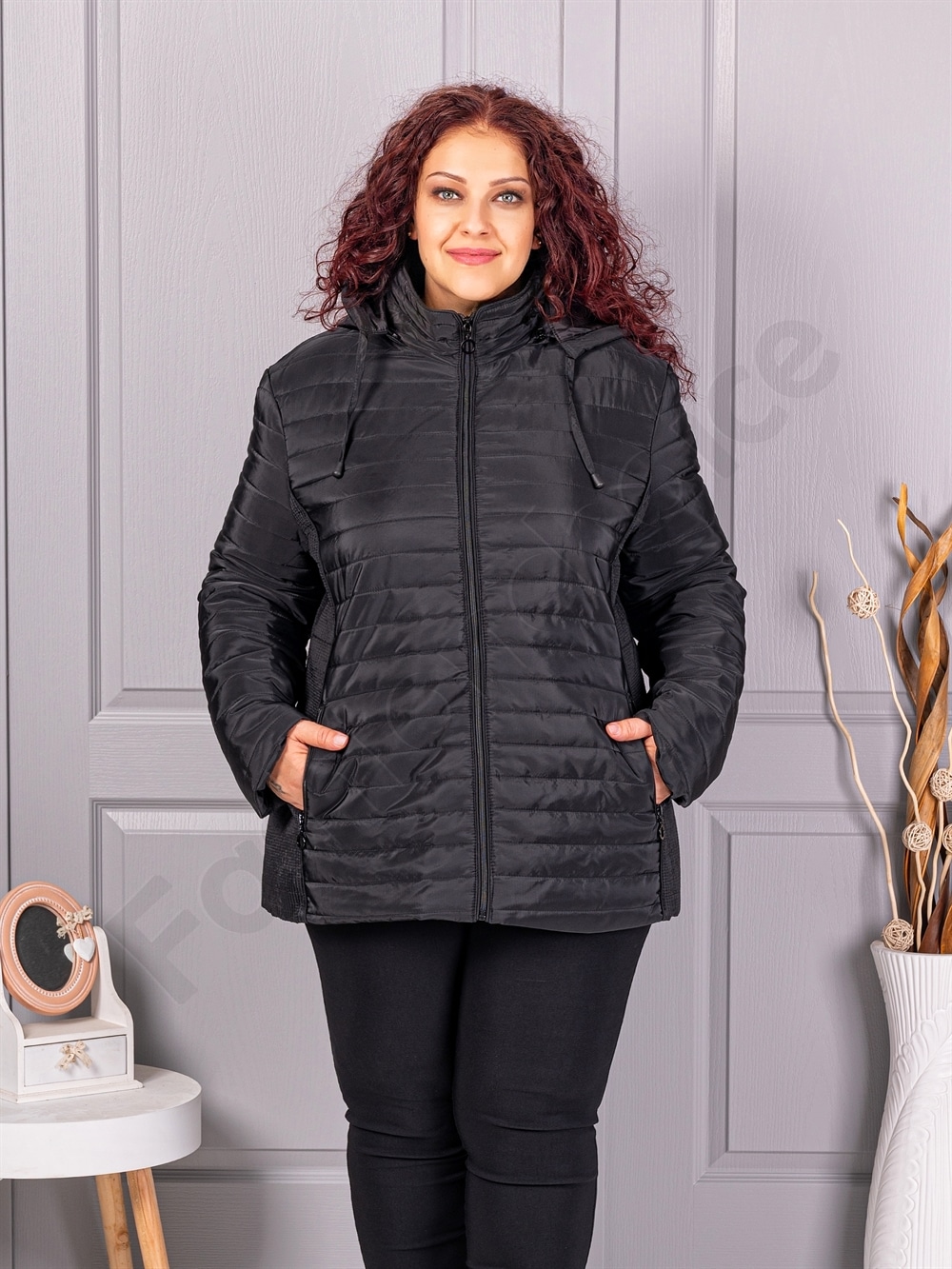 Plus size καπιτονέ μπουφάν με κουκούλα-μαύρο-κωδ 5677
