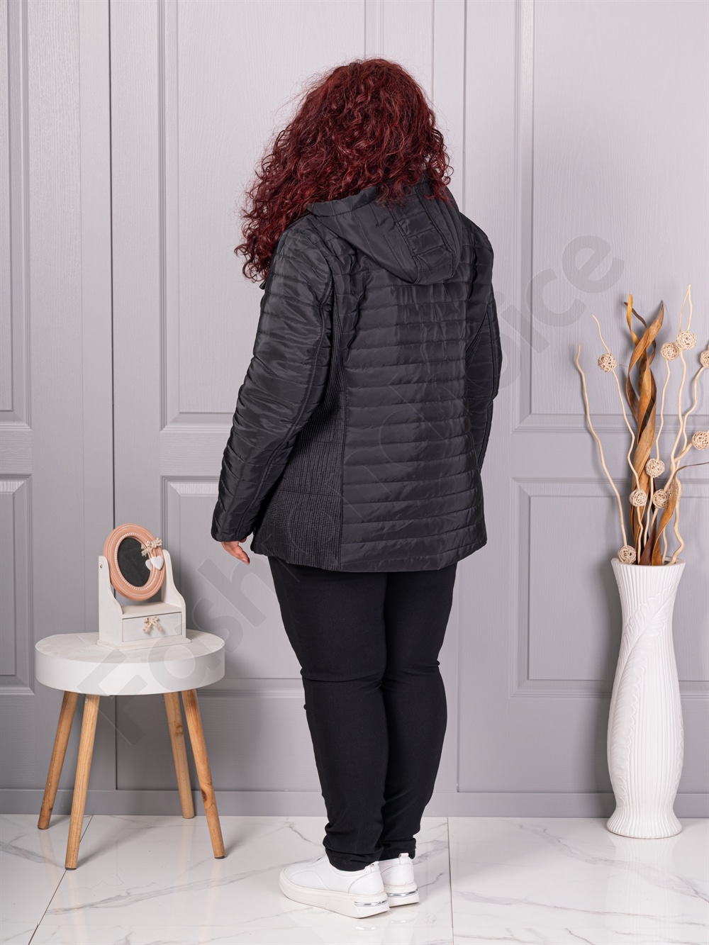 Plus size καπιτονέ μπουφάν με κουκούλα-μαύρο-κωδ 5677